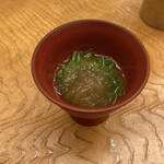 鮨おばな - 南三陸産めかぶ　鮑の煮汁掛け