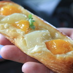 ブーランジェリー カドー - 桃のデニッシュ