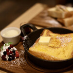 Saryo Bakery  - French Toast with Golden Eggs