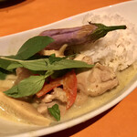 ラープと琥珀と時々煙り - ゲーンキョワーンガイ