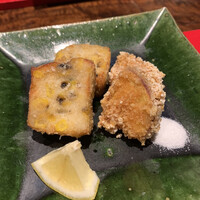 賛否両論 - 揚げ物
                      さつま芋のあられ揚げ、焼きとうもろこし入りしんじょ