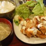 ホルモン焼　竹のこ - チキン南蛮定食