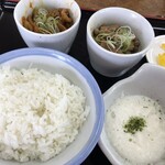 Yamada Udon Shokudou - パンチ食べくらべ定食（670円）