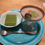 おおたに - 抹茶のムース、葡萄と桃のコンポート