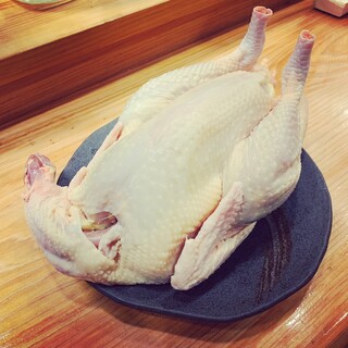 You can enjoy home-handled gamecocks sent directly from the farm and morning chicken from Kyushu.