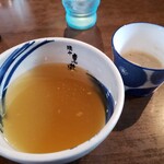 麺や 虎徹 - つけ汁！ゴマが少ない…