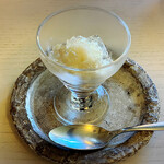 オーガニックグリル鵠沼海岸 - お口直しのシャーベット