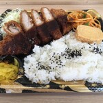 Kansai Supa - (料理)石田豚の厚切りロースとんかつ弁当②