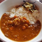 KITCHEN BAR 新目黒茶屋 - 牛すじ煮込みカレー600円