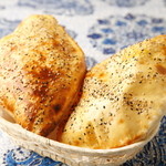 Aribaba - 【エキメッキ】トルコ料理には欠かせない自家製パンです。前菜のディプやスープをつけてお楽しみください。