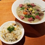 麺屋 六感堂 - 焼き茄子の冷製ラーメン＋牛たんガーリックライス