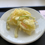 海辺の新鮮市場 - 野菜のかき揚げです