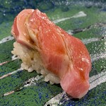 第三春美鮨 - シビマグロ　蛇腹　138.2g　腹上（カマシタ）　延縄漁　青森県大間　熟成6日目