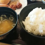 富山地鉄ホテル - 味噌汁、ご飯