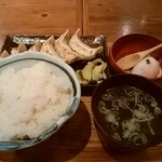 肉汁餃子のダンダダン - 肉汁焼餃子定食