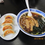 中華料理 正ちゃん - 餃子¥450ラーメン¥500