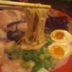 ばんび - 2回目訪問　博多の赤チャーシュー大盛り