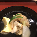 赤坂 菊乃井 - 昼懐石１２１００円。鱧豊年椀 松茸。蓋を取ると松茸の香りが漂います。吸い地が抜群で、うっとりする味わいです（╹◡╹）（╹◡╹）