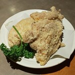 串エ門 - 焼き鳥屋の唐揚 ２個