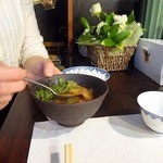 しょうわ - 鯛茶漬け２。鯛とタレをからめて