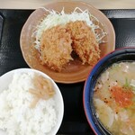 Katsuya - とん汁定食　715円