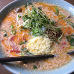 ラーメン じゃんじゃん - 粉チーズ 存在感あります