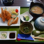 たんとん亭 - 本日のミックスフライ膳