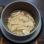 たんとん亭 - いろいろキノコの釜めし