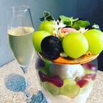 PATISSERIE ASAKO IWAYANAGI - パルフェビジュー レザン、トトロの世界のようなお帽子がキュート。