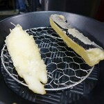 そば くら富 - 茄子と真鯛の天ぷら