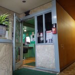 SAINO - お店の入り口