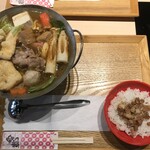 台湾楽鍋 - 臭豆腐鍋