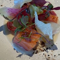 ルアン 鮒鶴京都鴨川リゾート - サーモンの炙りと柴漬けのコンディマン