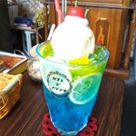 カフェ デ アゲンダ - アゲンダの神戸soda（海ソーダ） 800円