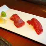 生粋 - 牛肉の炙り寿司
      （サーロイン）