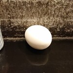 Ramen Tomikura - ゆで卵がサービスです、、、ハードですから