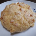 パン屋さん ねこのしっぽ - オレンジクッキーぱん(160円)