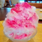 UEMARU - イチゴかき氷　￥450