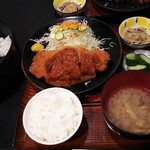 とん吉 - チーズとんかつ定食