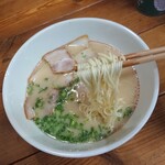 麺謹製3L's - 麺のリフトアップ