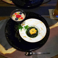 日本料理 湯河原 華暦 - 先付: 生雲丹　羽二重豆腐　生海苔ジュレ
                    　　　葡萄とトマトの甘酒