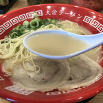 大栄ラーメン  - あっさりスープ
微かな豚骨臭