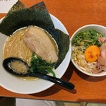 近江熟成醤油ラーメン 十二分屋 - 十二分屋豚骨醤油ラーメン+十二分屋丼