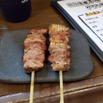 炭火串焼 海の幸 せんごく - カシラ、なんこつ