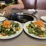 喰太呂 - 料理写真:サラダ2品。右はシーチキンサラダ