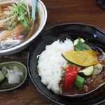 Chuuka Ichi Oshi - Bランチ（らー麺＆夏野菜カレー）