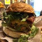 Jack37Burger - バリネスベーコンチーズバーガー￥１４３０  パクチートッピング￥１００