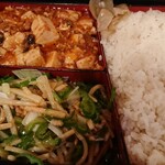 上尾四川飯店 - Bセット(麻婆豆腐、青椒肉絲、玉子スープ、杏仁豆腐)