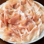 イル カンパネッロ - まずはこれから　フランス産24ヶ月熟成の生ハム　￥９００