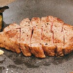 鉄板DINING KEN - ランプはサッパリとした赤身で肉の旨味はあったが筋がやや気になった